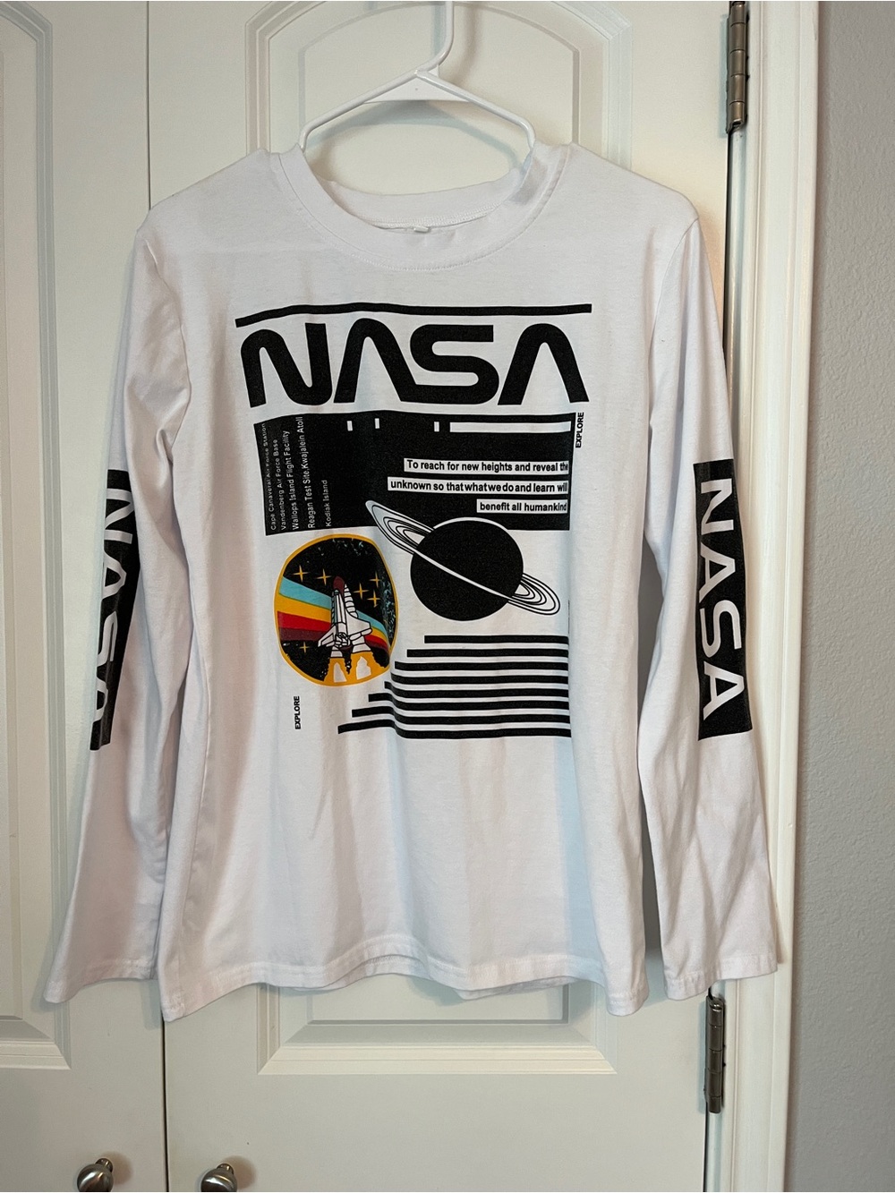 NASA Men's White Long-Sleeve Graphic Tee